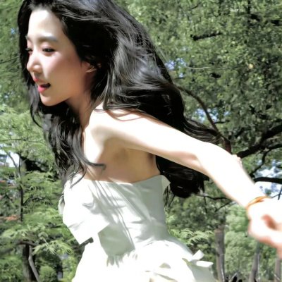 葡萄架下的女神